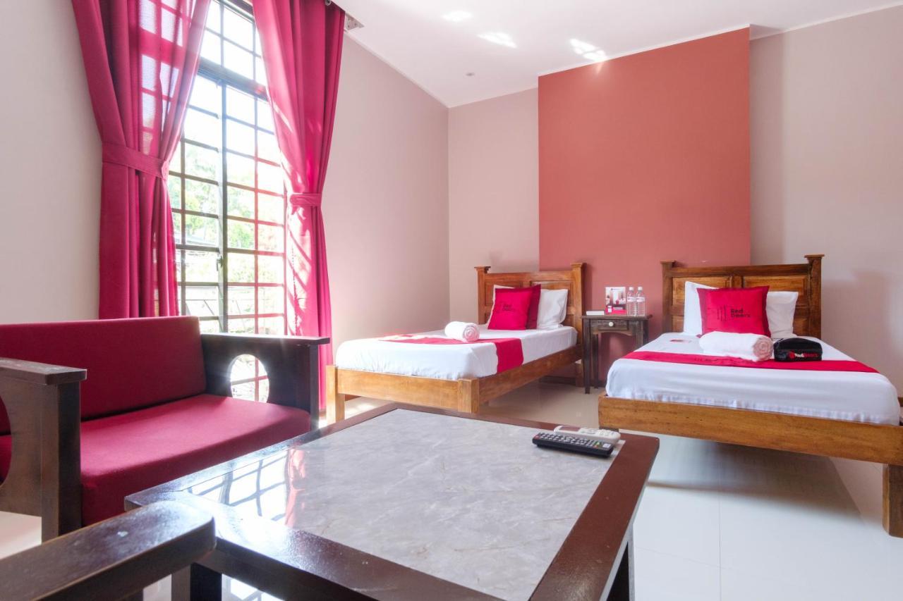 Reddoorz Plus @ West Nautical Road Puerto Galera Exterior photo
